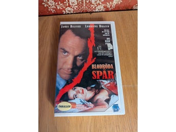EX-RENTAL!! Blodröda Spår - VHS HYRFILM