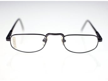XD-18 C3 48-24 men's vintage black metal frame eyeglasses-NEW-circa 1980s-20g