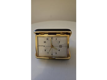 Retro Reseväckarklocka från Tokyo Clock