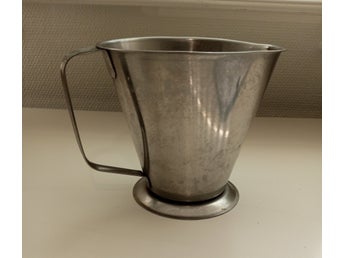 Svenskt vintagemått / Måttbägare 1 liter i rostfritt stål