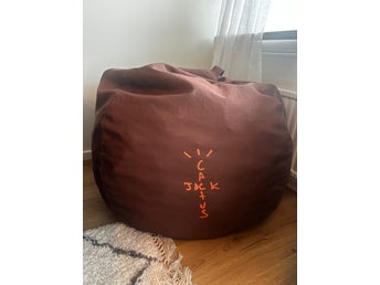Travis Scott CJ Bean Bag Chair | Köp på Tradera (739557207)