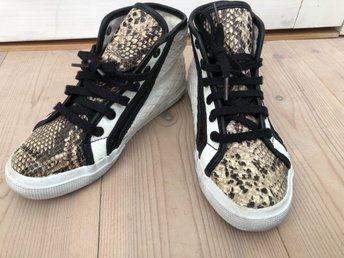 superga skor