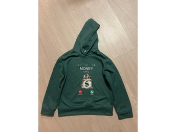 Grön hoodie ........