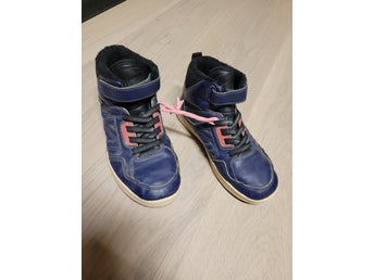 WARP födrade sneakers strl 35