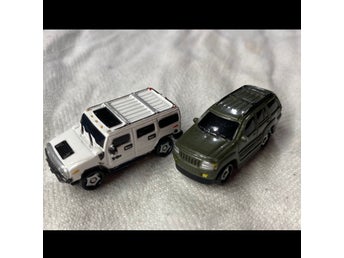 Två MicroMachines bilar Hummer, stadsbil