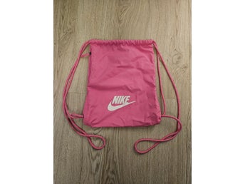 Nike Rosa gympapåse.