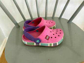Crocs Lego tofflor storlek 32/33 (J1)
