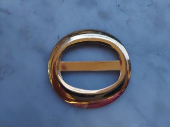 Sjal Spänne Guldig Metall Mått 4,3 cm x 4,5 cm