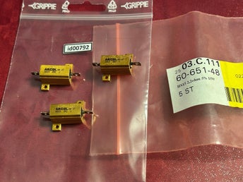 Trådlindat motstånd (id00792) aluminiumkapslat 2,2 ohm 15W 3 stycken