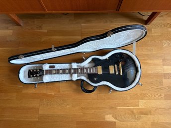 Gibson Les Paul Studio 2007 - svart & guld