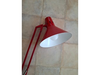 RETRO VINTAGE! RÖD! SKRIVBORDSLAMPA från 1960-TALET med KLÄMFÄSTE