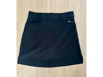 Abacus svart skort golfkjol med innershorts, 38