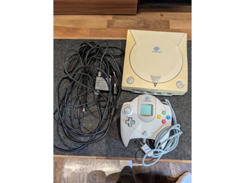 Sega Dreamcast PAL + handkontroll + VMU + Crazy Taxi + kablar