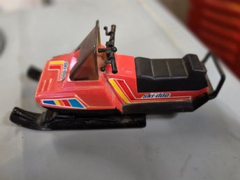 Modellskoter Ski-doo längd 14,5,cm