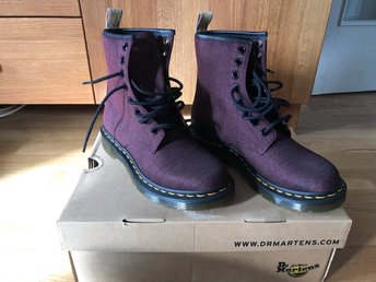 dr martens vegan castel
