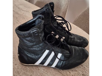 NYPRIS 2900:- skinn Adidas leather lace up Boxningsskor svar boxning