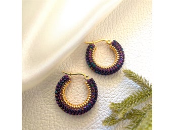 Handgjorda örhängen med seed beads