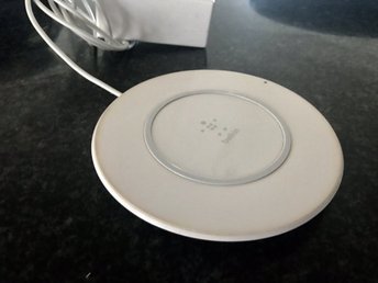 Köp Laddare för iPhone, mobiltillbehör online på Tradera Köp Laddare för iPhone, mobiltillbehör online på Tradera