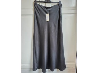 Rut & Circle Carro Satin Skirt svart XS, Halloween !