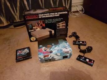Komplett NES i låda med Ice Climber motiv
