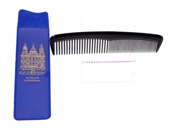 St. Paul's Cathedral Souvenir Comb with Blue Case-circa 1980s-NEW-Weight 8g