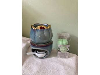 Aroma lampa i blått keramik och doftblock grönt te/ Ingefära