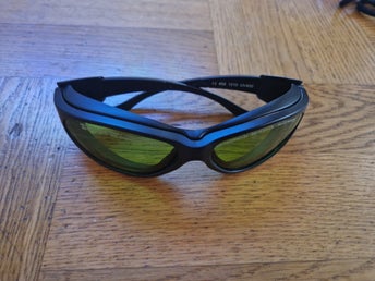 Laserskyddsglasögon med fodral