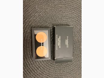 Mac Foundation Photo Finish