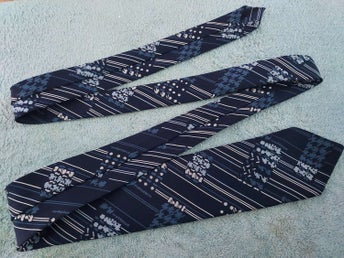 Slips 60-tal NK All Silk Marinblå Mönster i Blått och Vitt L 138,5 cm B 7,5 cm