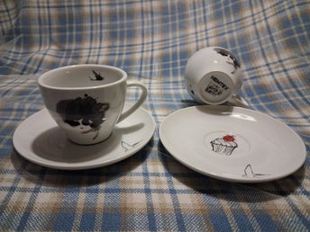 Två kaffekoppar med fat, Hemtex & Lovisa Burfitt