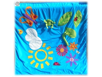Vacker Babygymfilt IKEAs lekmatta stor med groda sol blommor fin och larv