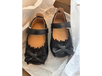 Nya svarta festskor/ballerinaskor från ChiKids Fashion - stl 16