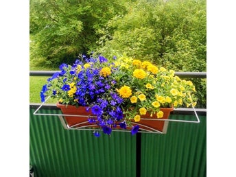 Kraftig blomlådehållare i metall för balkongräcke