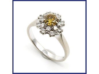 Ring, 18K vitguld, carmosé, naturliga diamanter, fancy-brun diamant (1,02ctv)