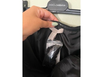 NY H&M svart jumpsuit, storlek 40