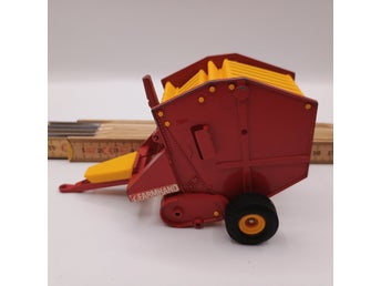 Britains Farmhand Vermeer Round Baler 1981 Balpress