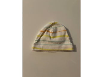 H&M, randig tunn mössa storlek 56