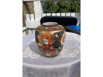 Japansk vas Satsuma-stil, samuraj motiv, signerad
