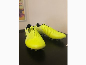 Adults Phantom Venom Football Boots Indoor Pro Direct .