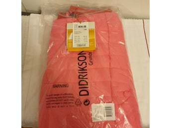 Nya förstärkningsbyxor K Puffy pant från Didriksons i färgen rosa & storlek 130