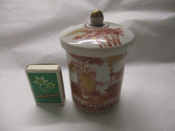JAPANSK MUGG MED LOCK