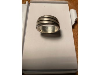 Snygg Sterling-silverring 925/1000, D 21,5 mm B 10 mm vikt 15 g