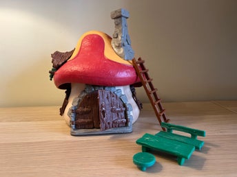 Smurfhus med stege och trädgårdsmöbler Schleich Peyo smurf