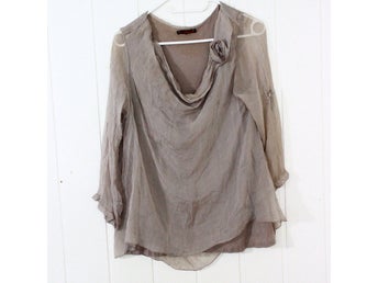 Vacker Siden Blus Beige Made In Italy Storlek 36
