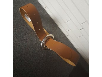 Nytt Vintageskärp 80tal*Bredd 5cm* längd 80-95 cm