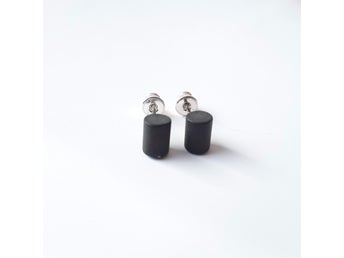 Black Amber och 925 Sterling Silver Stud Earrings Små Ädelstensörhängen