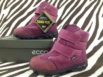 ecco track 25 purple