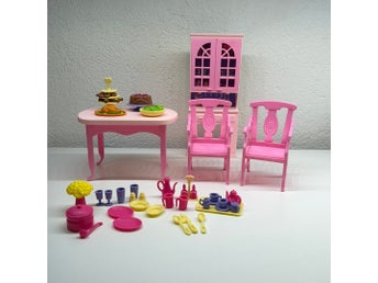 Barbie So Much To Do! Dining Room