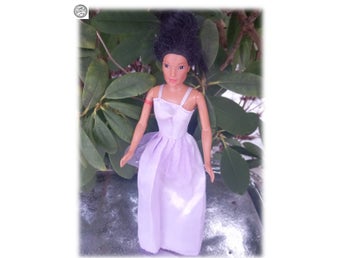 Underbar Pocahontas Barbie märkt Mattel 1966 i ryggen vintage fint skick.