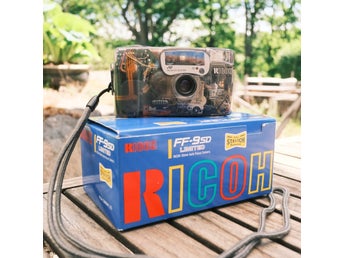 Ricoh FF-9SD Limited: Sällsynt transparent kamera i originalbox